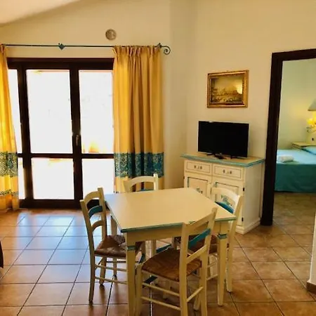 Le Corti Di Marinella Lejlighedshotel 3*